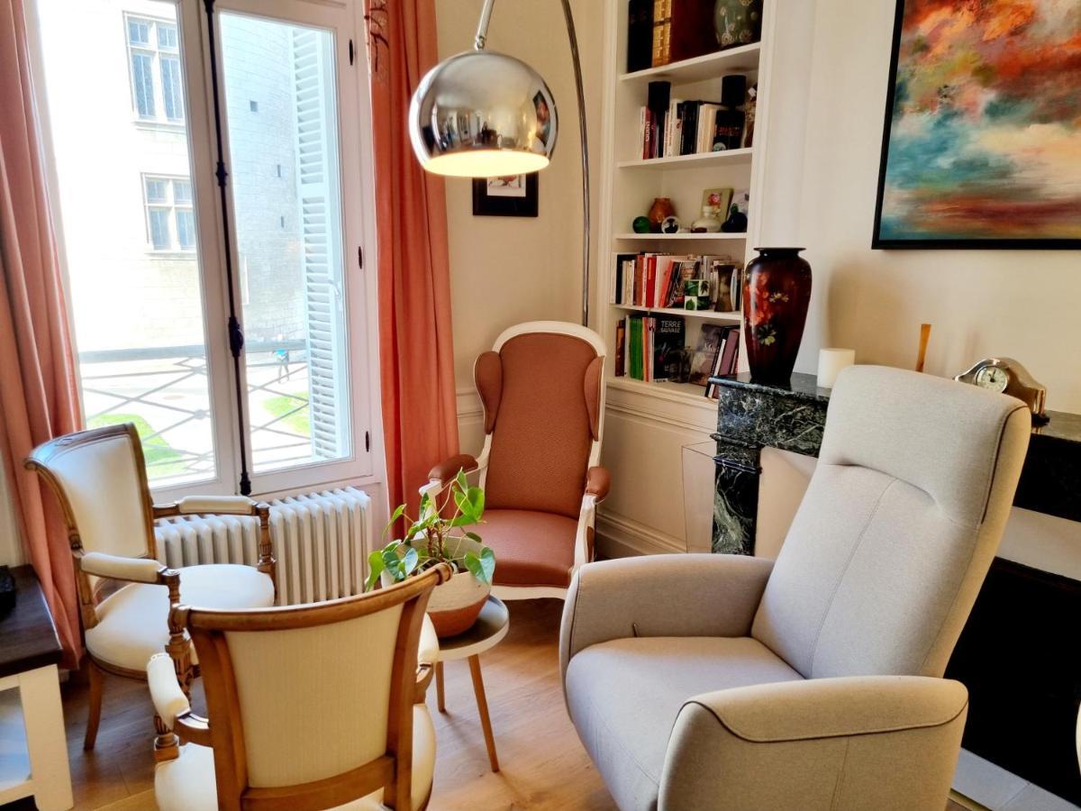 Face A L'Hotel De Ville Grand Et Lumineux Appartement Angoulême Dış mekan fotoğraf